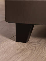 Aylen bed: leg and corner of the frame, close up