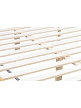 Cotswold bed: wooden slats, close up