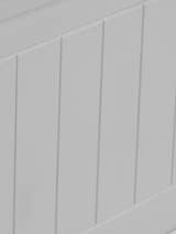 Maine bed: the vertical panelling in dove grey, close up