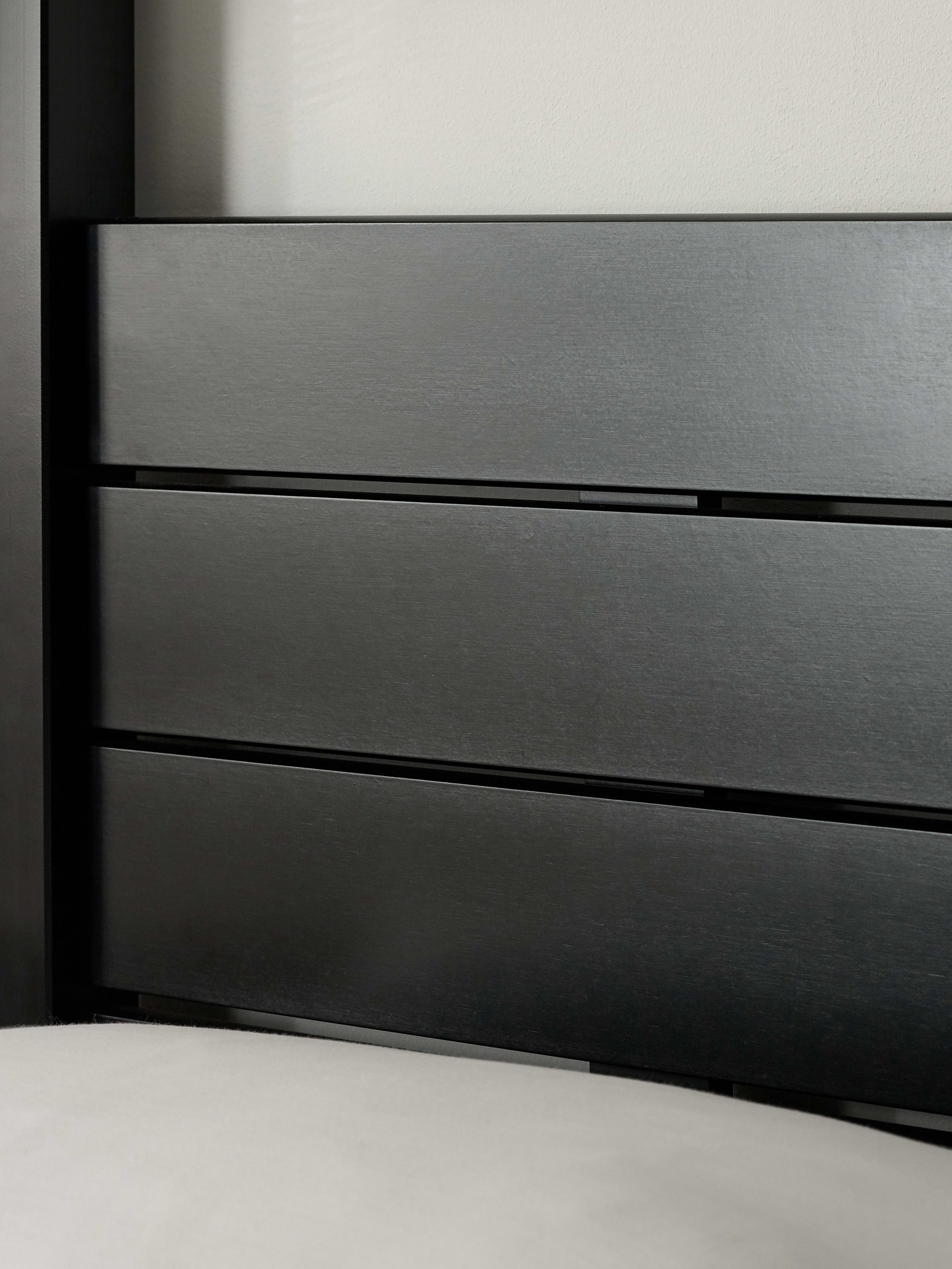 Roxanne canopy bed: the black headboard panels, close up